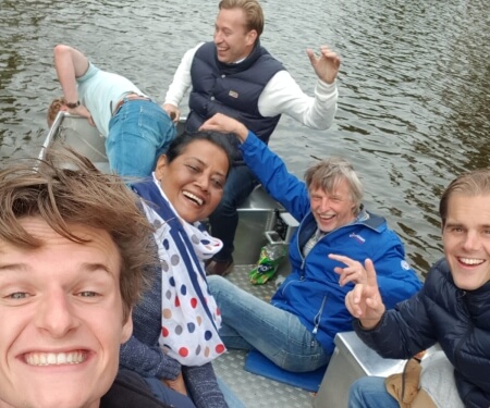 Bedrijfsuitje Amsterdam boot varen
